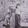 Հայ զինյալ մայրը ազատագրված որդու հետ (1910 թ.)